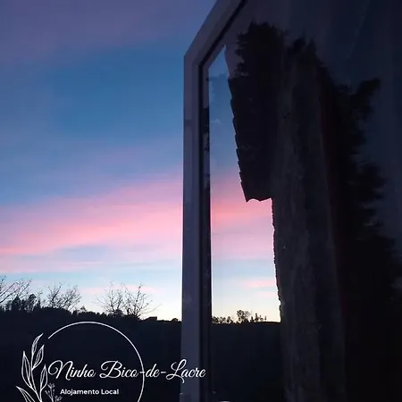 Ninho Bico-de-lacre ~ O Paraiso E A/na Terra بيت للعطل